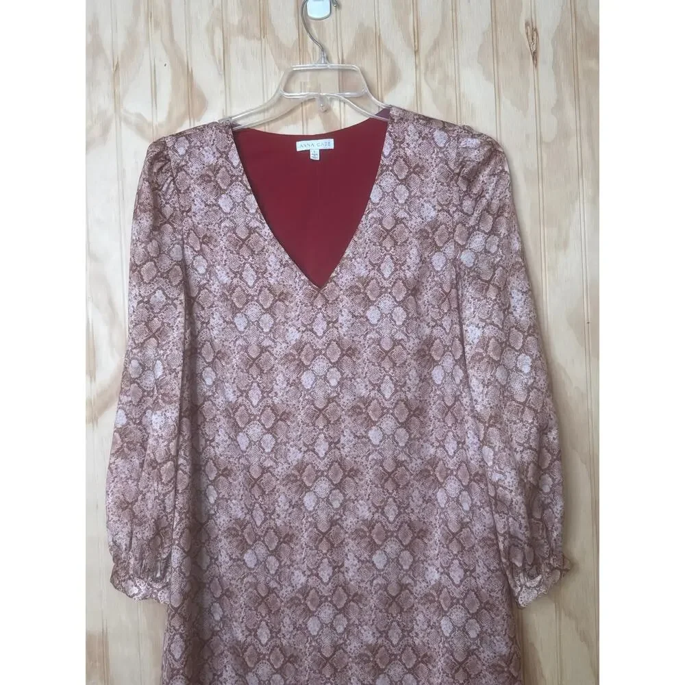 Anna Cate Emma Monkee's Snake Print V-Neck Long Sleeves Shift Dress Size: Small